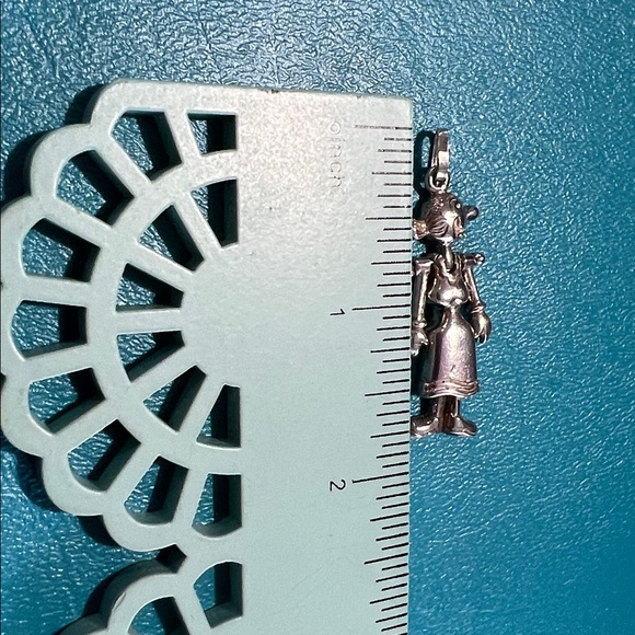 Sterling Silver Vintage Popeye and Olive Oyl pendants. - Picture 6 of 6